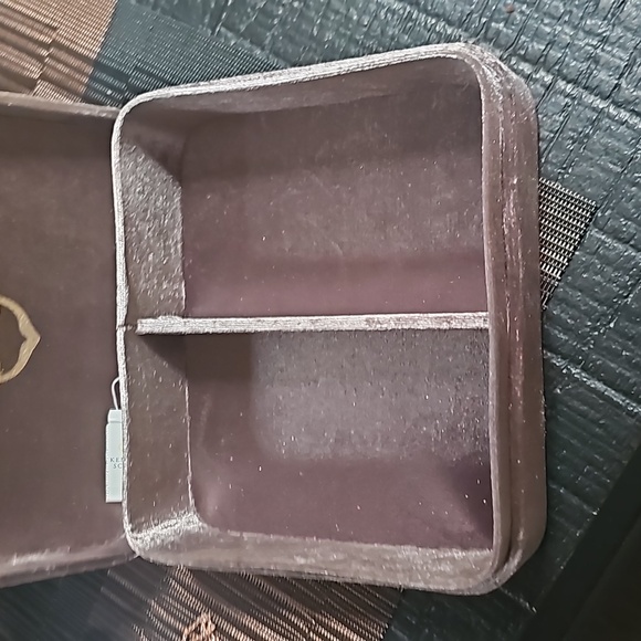 NEW! Kendra Scott Set with Box - Picture 8 of 8